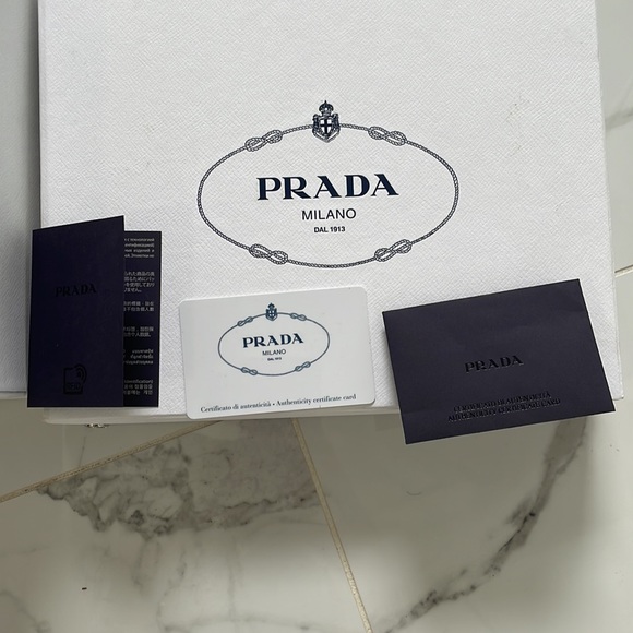 Prada small black clutch comes with crossover straps that can be taken off - Picture 8 of 8